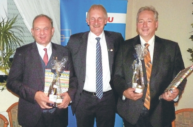 Als Ehrengste begrte Vorsitzender Joachim Stnkel (Mitte) die Landtagsabgeordneten Frank Oesterhelweg (rechts) und Clemens Groe Macke beim 50-jhrigen Jubilum des CDU-Ortsverbands Lthorst. Foto: Rudloff